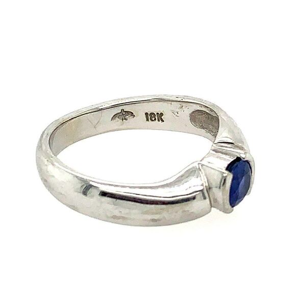 18k Sapphire Ring  - Picture 5 of 9